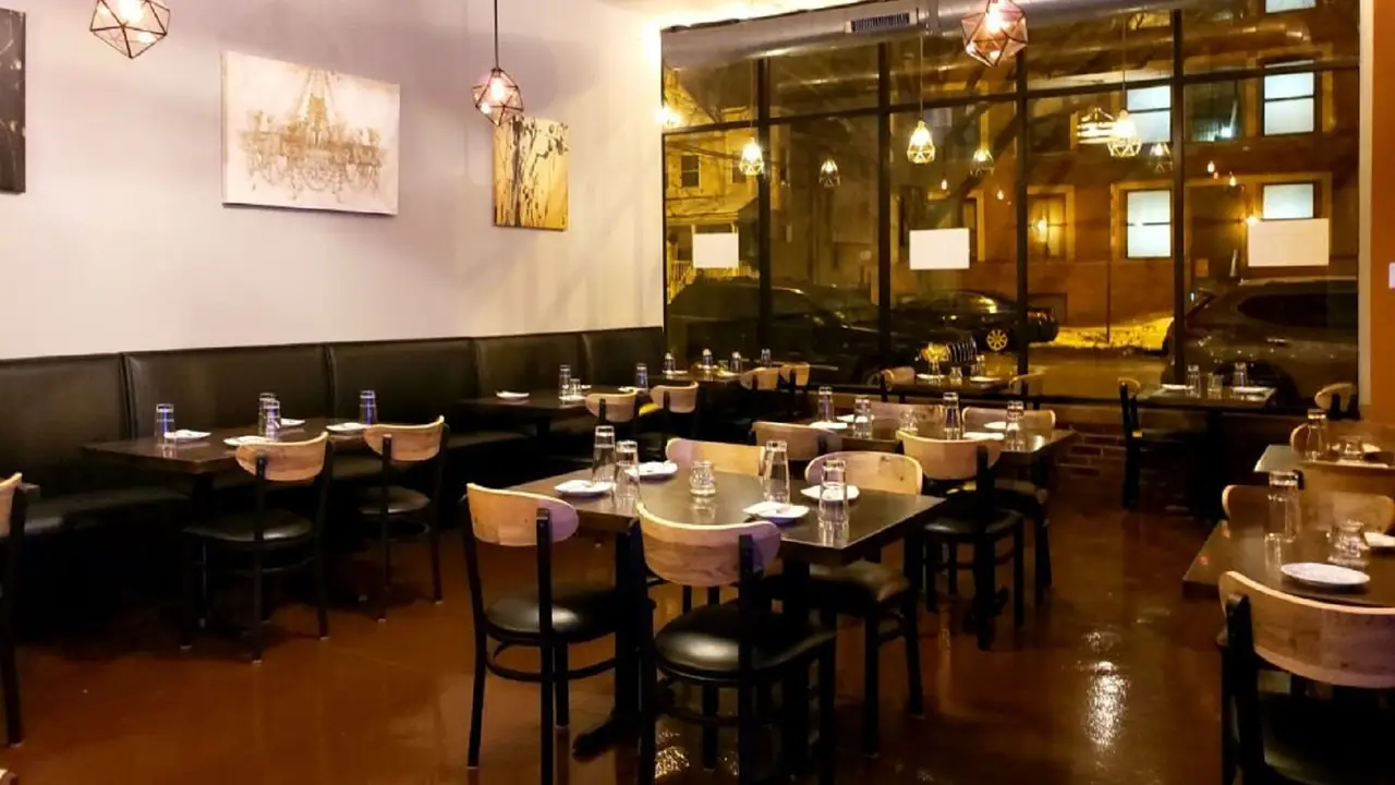 Bliss Resto, Chicago, IL