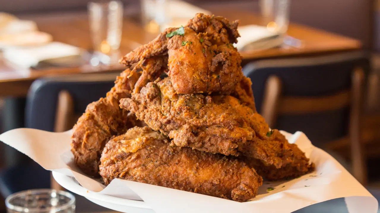 Shaq's Famous Fried Chicken - Shaquille's CA Los Angeles