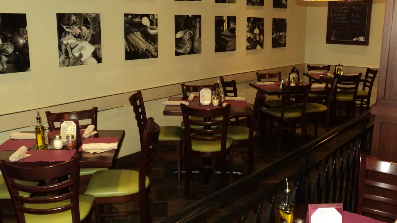 D'Cocco's Pizzeria Restaurant, Oceanside, NY