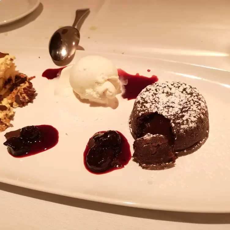 Mangia E Bevi, West Vancouver, BC