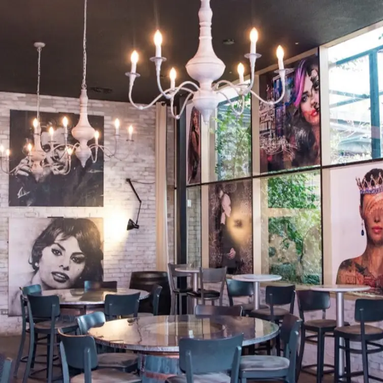 Creed Italian Restaurant & Bar - Permanently Closed, Houston, TX
