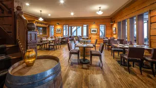 Una foto del restaurante Mount Burgess Dining Room - Emerald Lake Lodge