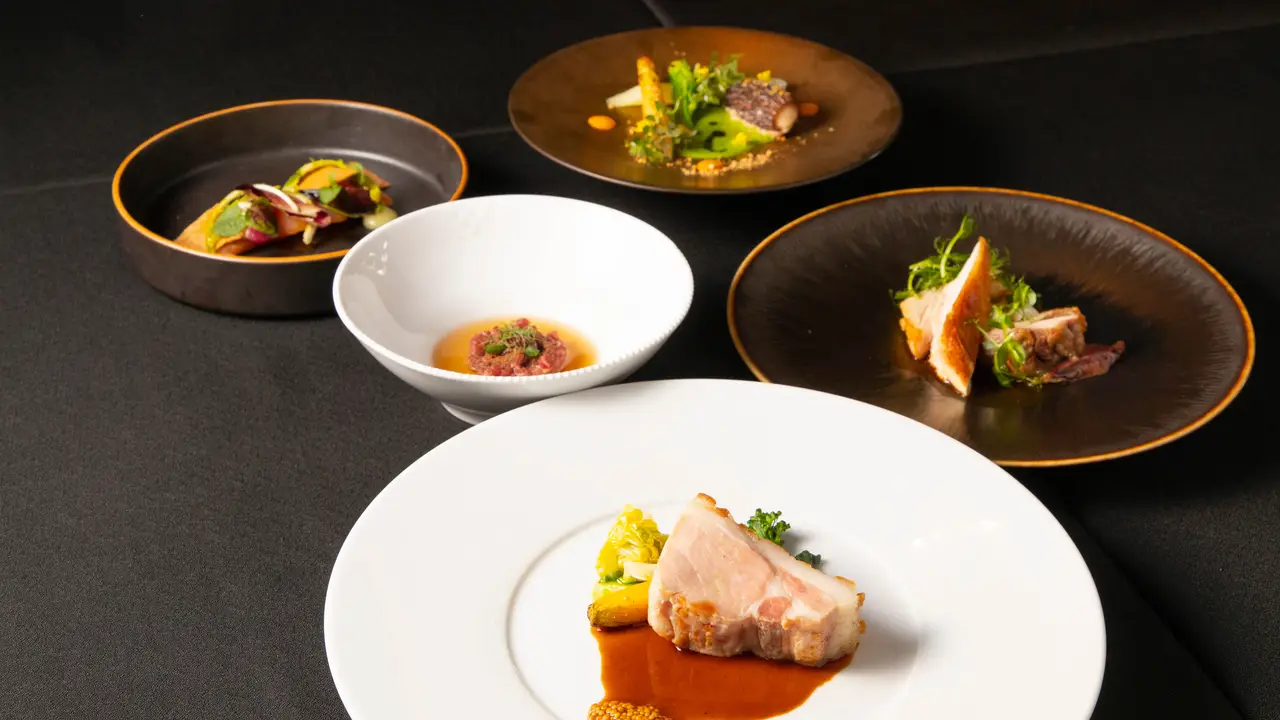 Gnsp - Restaurant AROMES, Shinjuku-ku, Tokyo