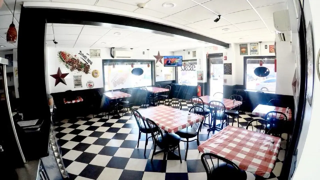 Da Bomb BBQ, Revere, MA