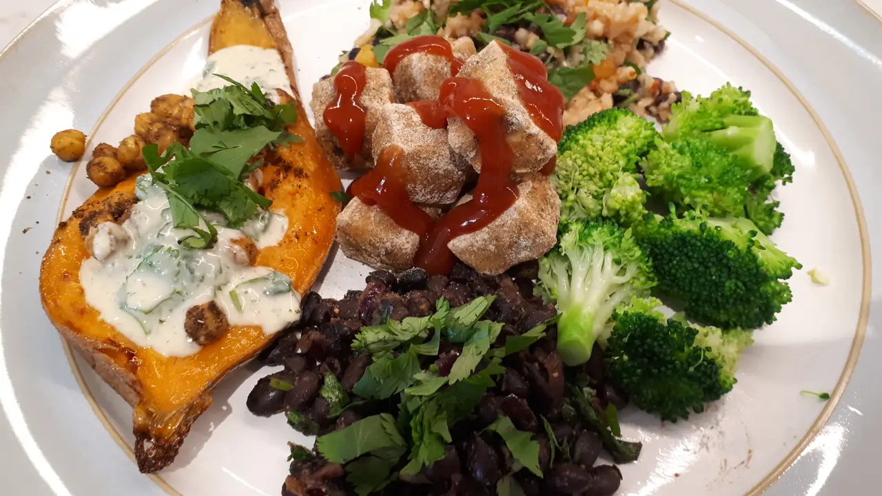 Miss Mo's Vegan Kitchen, Toronto, ON