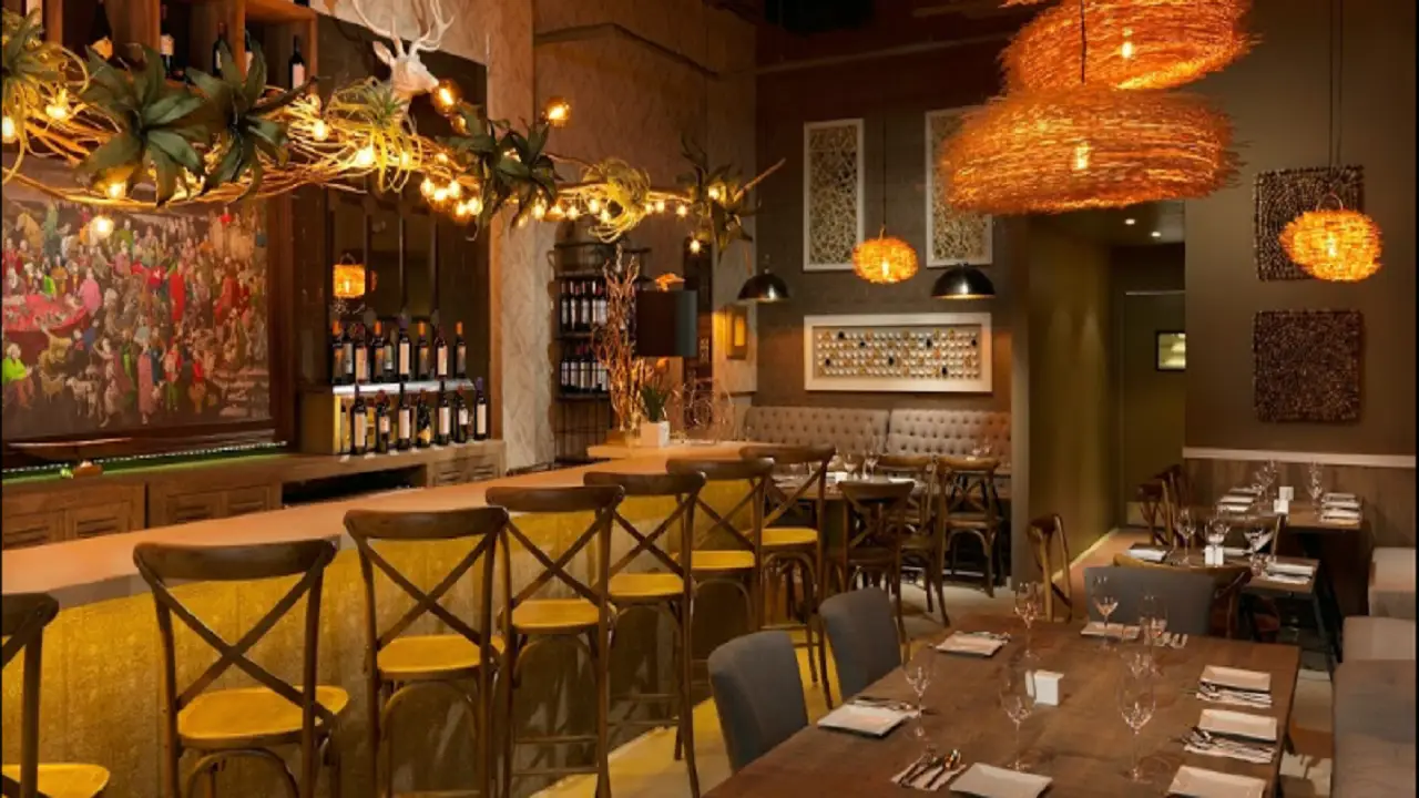 Hecho A Mano Restaurant, Miami, FL
