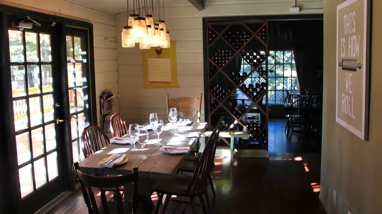 Italian Farmhouse Restaurant & Bar, Bragg Creek, AB