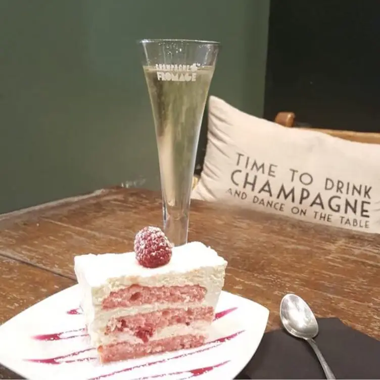 Champagne & Fromage, Bath, England