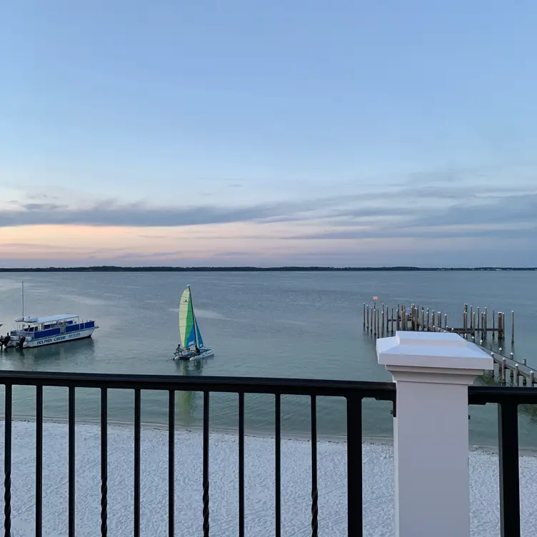 Hemingway's Island Grill - Pensacola Beach, Pensacola Beach, FL
