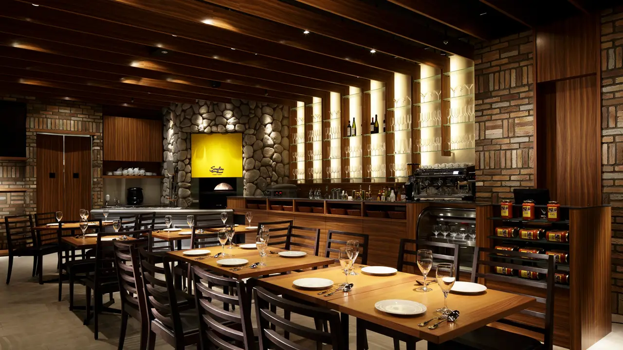 Serafina NEW YORK Marunouchi, Chiyoda-ku, Tokyo