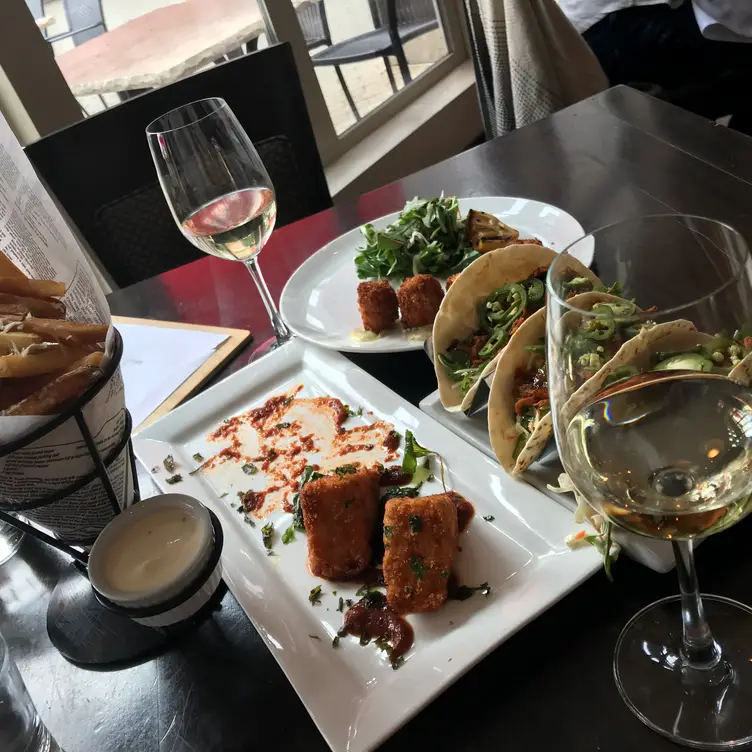 Bonfire Restaurant & Bar, West Kelowna, BC