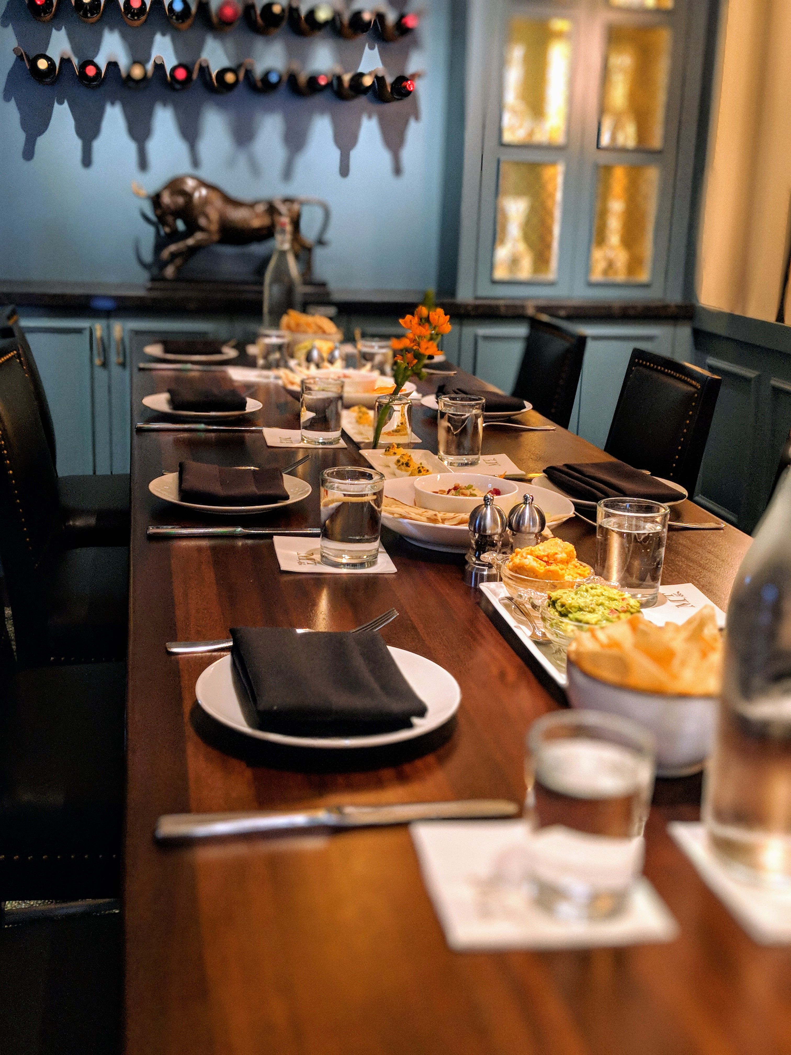 Menlo Tavern interior