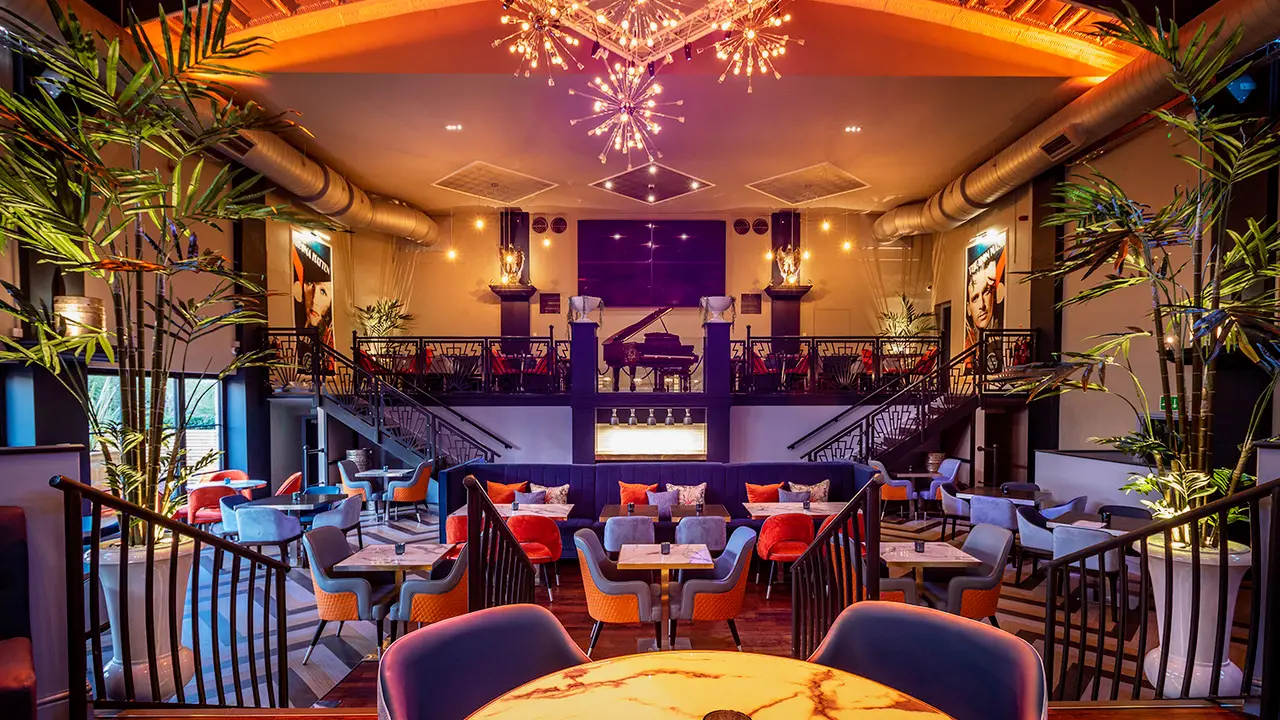 Pillars Bar & Grill, Somerset, 