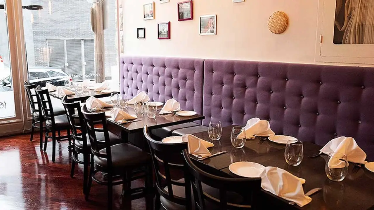 Chandani Interior - Chadani Indian Cuisine, Toronto, ON