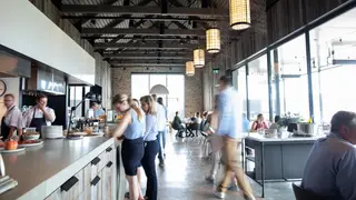 Una foto del restaurante Home Block at CedarCreek Estate Winery