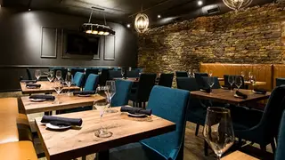 Una foto del restaurante Louvino Cincinnati OTR