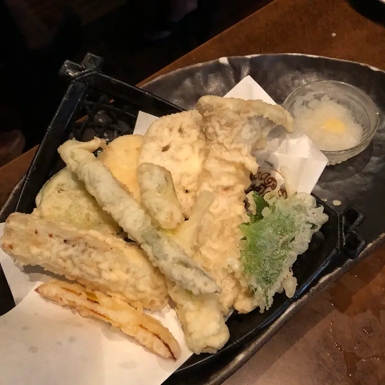 Kaiwa - Waikiki, Honolulu, HI