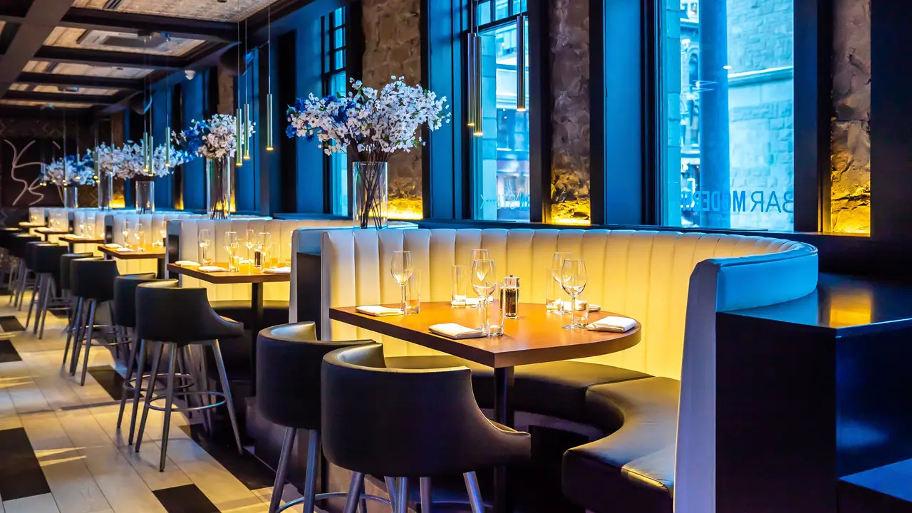 BAR MODERN, Calgary, AB