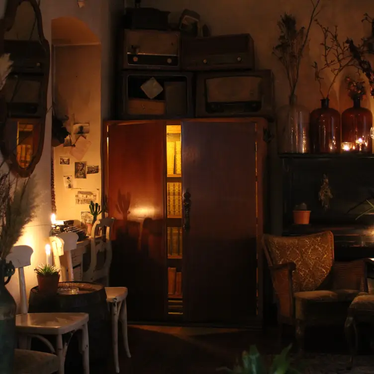 Vögelchen Cafe Bar, Berlin, BE