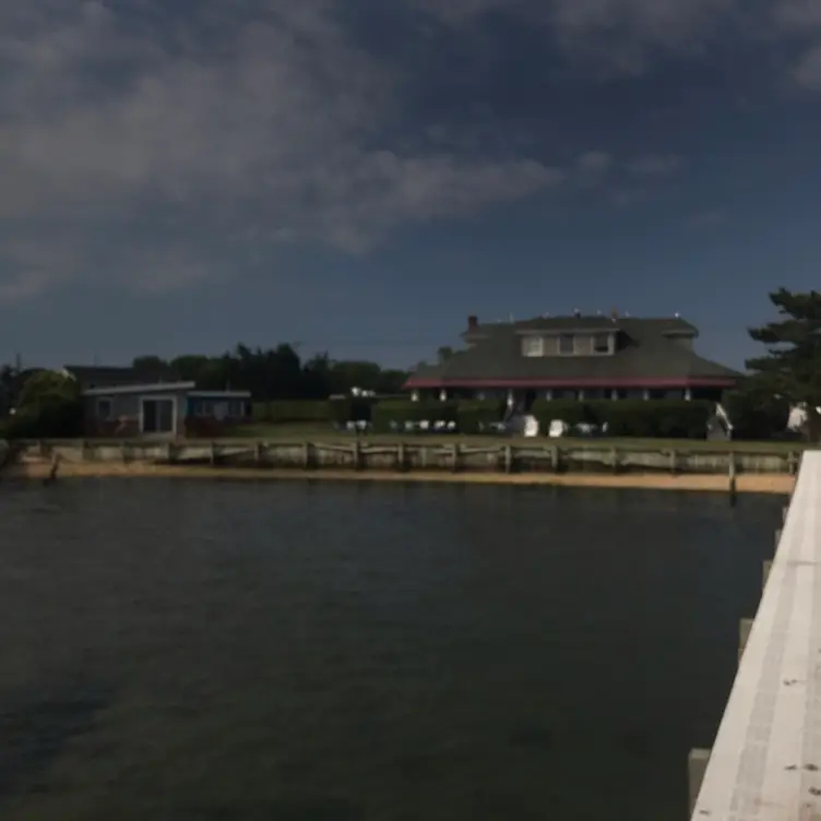 The Inn Spot on The Bay, Hampton Bays, NY