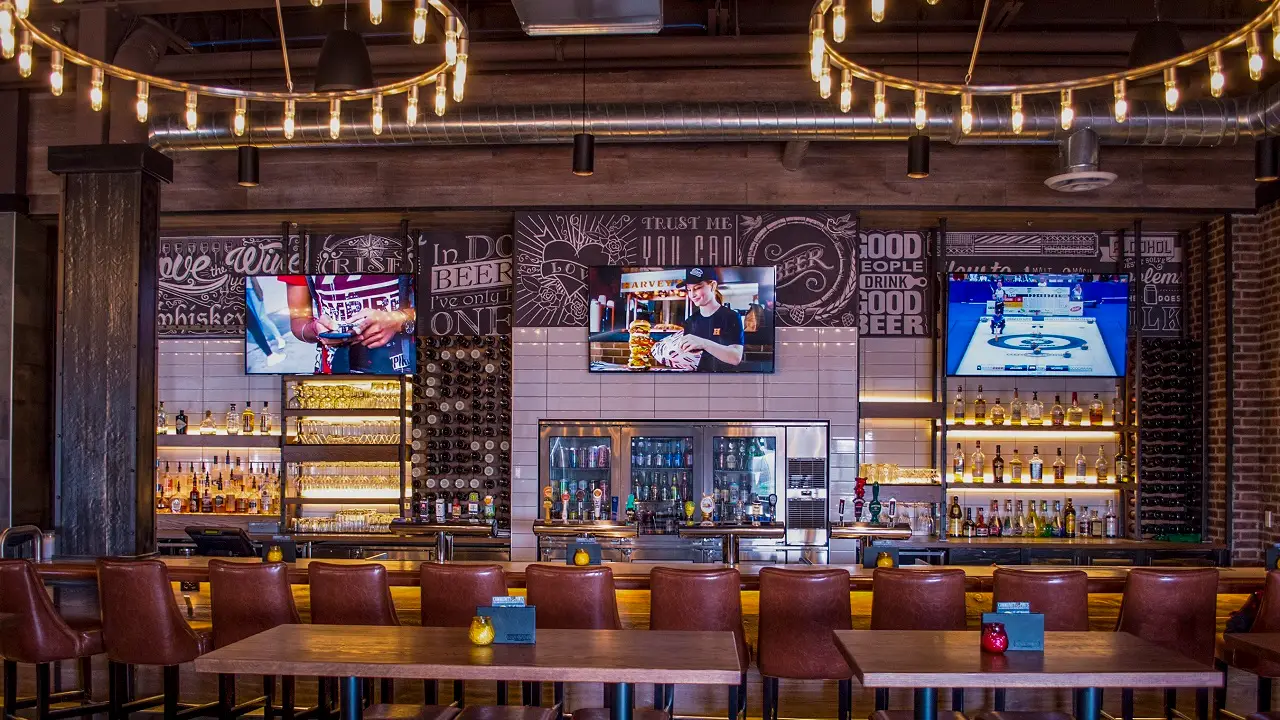 State & Main - State & Main Kitchen + Bar - Chinook, Calgary, AB