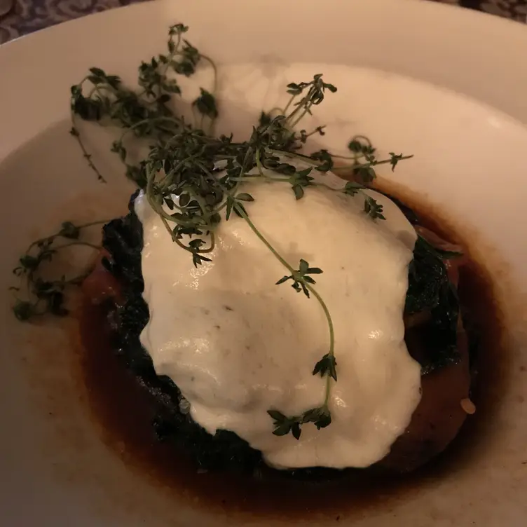 Twin Oaks Country Inn, Wilmot, WI