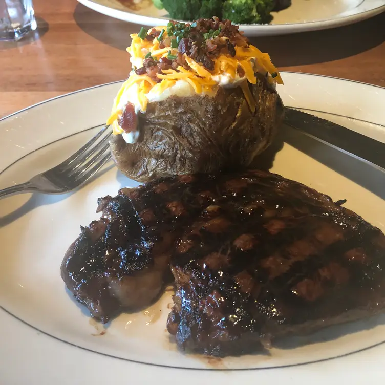 J. Alexander's - Oak Brook, Oak Brook, IL