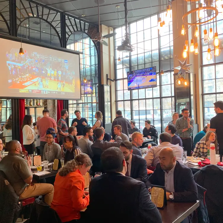 AOA Bar & Grill, New York, NY