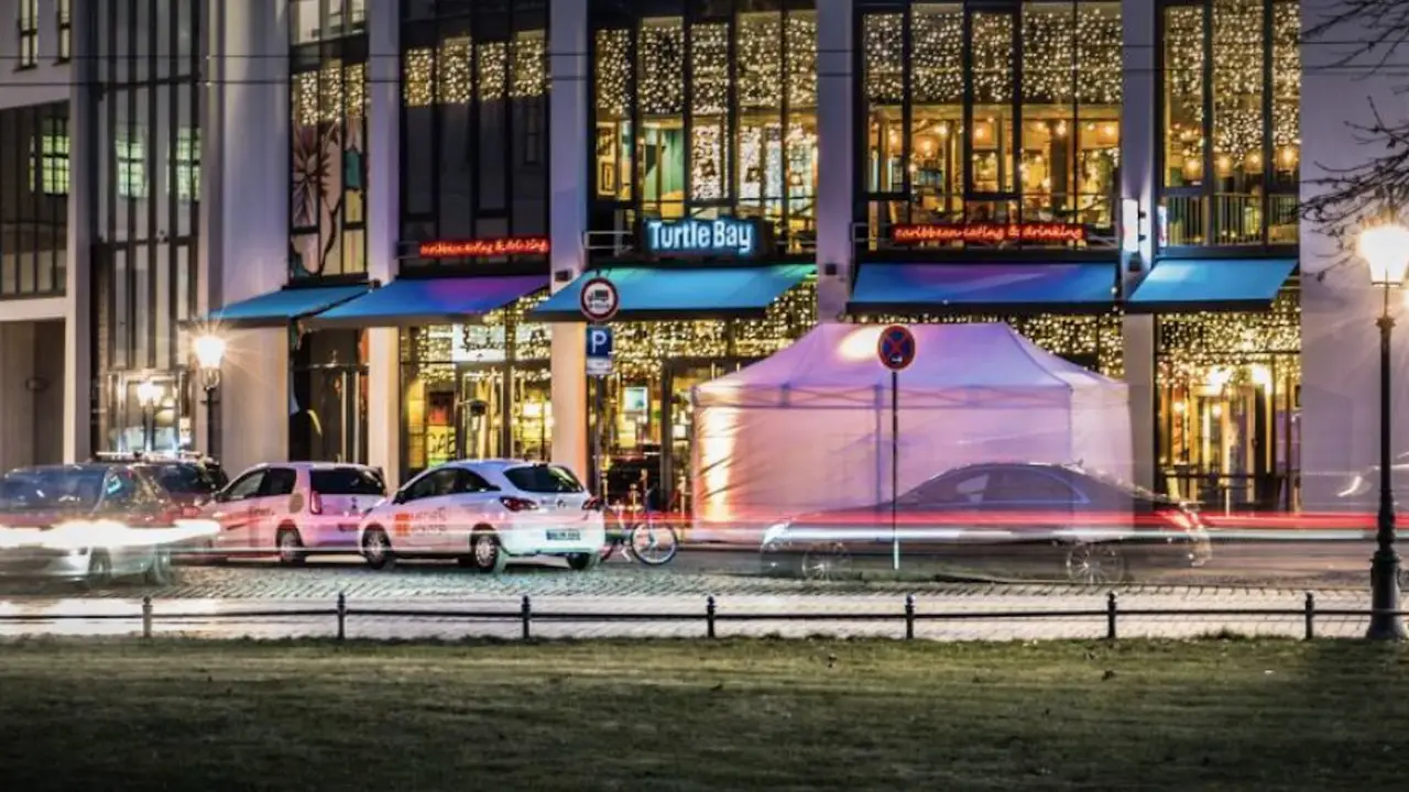 Turtle Bay Dresden, Dresden, SN