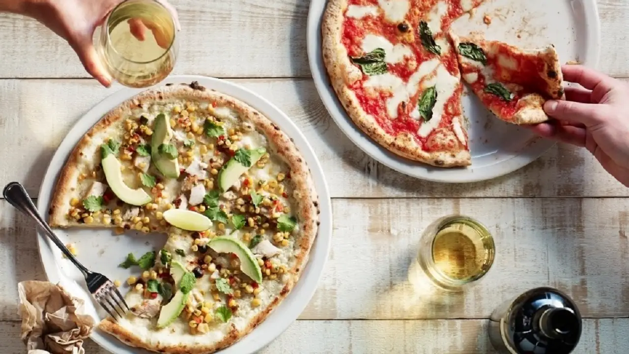 Famoso Neapolitan Pizzeria, Calgary, AB