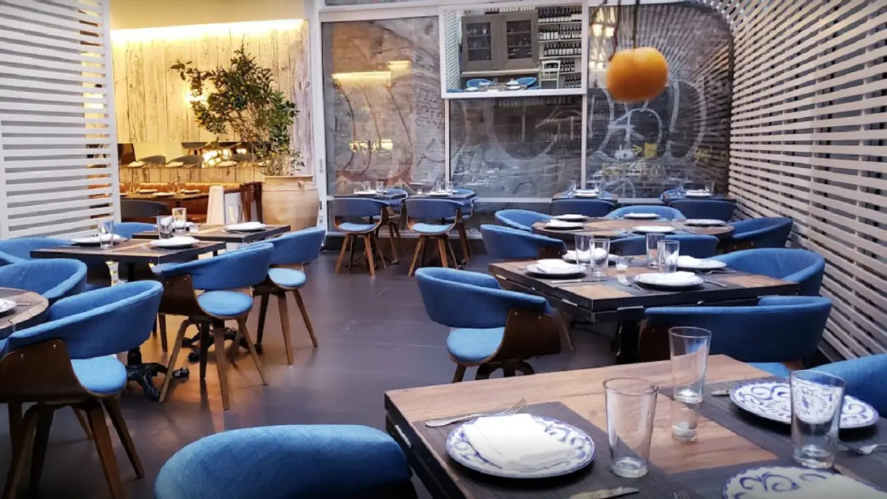 Henri's Patio Grill, New York, NY