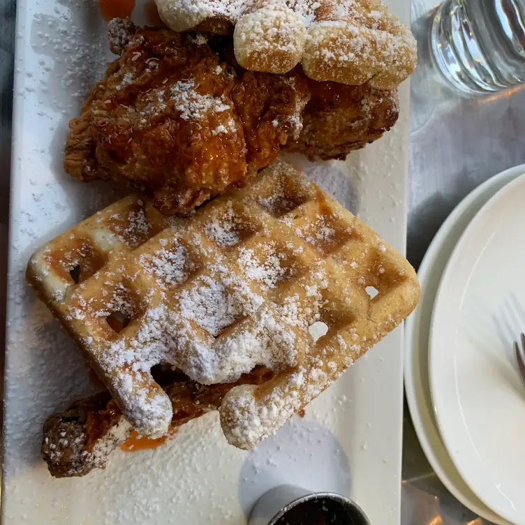 Roux, Toronto, ON