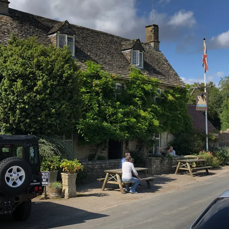The Swan Inn - Swinbrook, Swinbrook, Oxfordshire