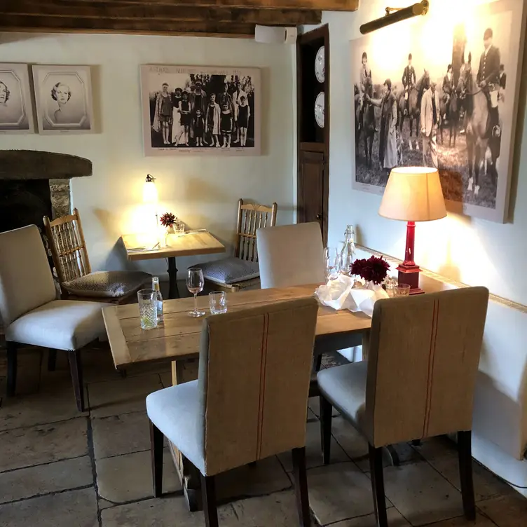 The Swan Inn - Swinbrook, Swinbrook, Oxfordshire
