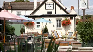 A photo of The Queens Head - Weybridge restaurant