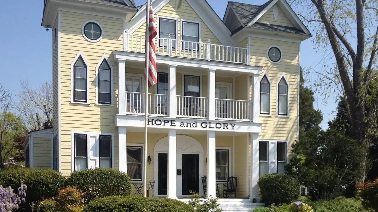 The Dining Hall of The Hope and Glory Inn VA Irvington
