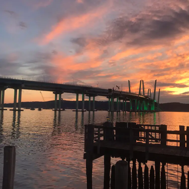 Sunset Cove, Tarrytown, NY