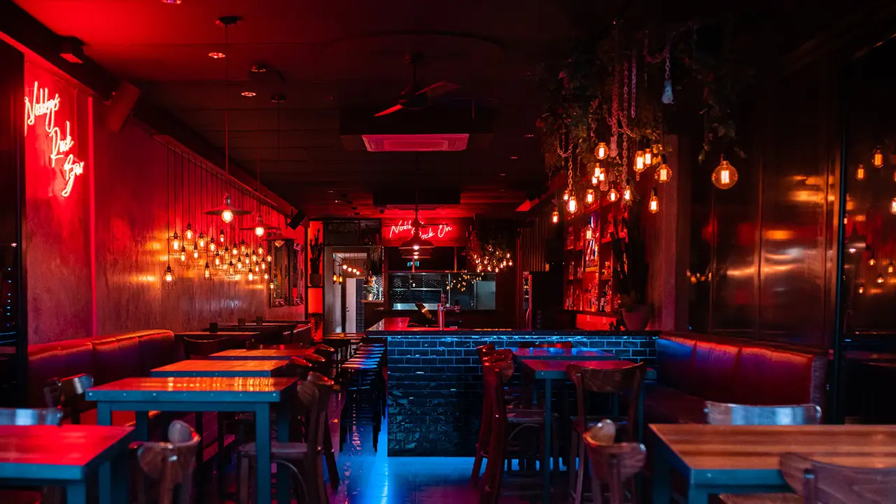 Nobby's Rock - Permanently Closed, Nobby Beach, AU-QLD