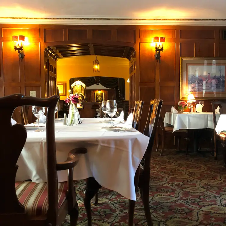 The English Inn, Eaton Rapids, MI