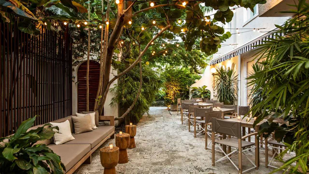 Seawell Fish N' Oyster, Miami Beach, FL