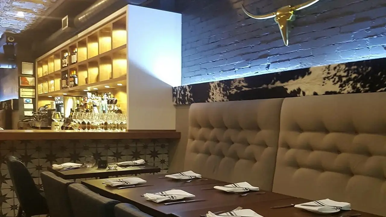 Vos Restaurante Argentino, Toronto, ON