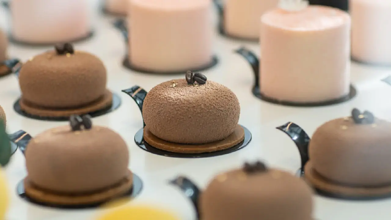 1675 Patisserie, North York, ON