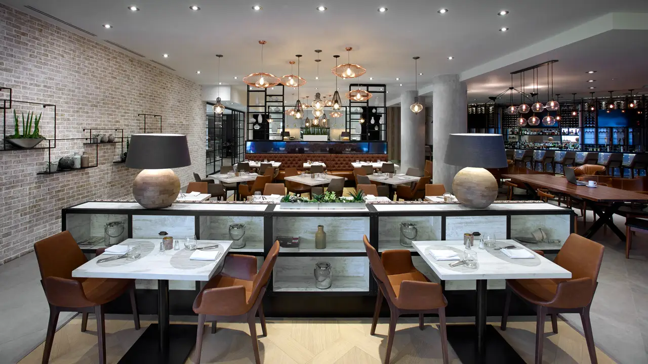 The Dixon Kitchen & Bar, Mississauga, ON