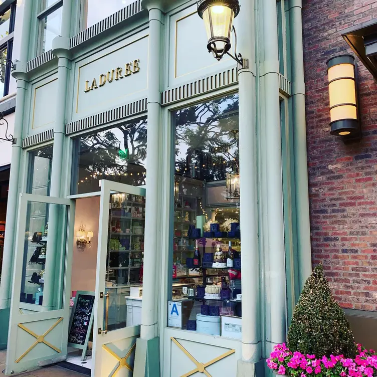Ladurée The Grove, Los Angeles, CA