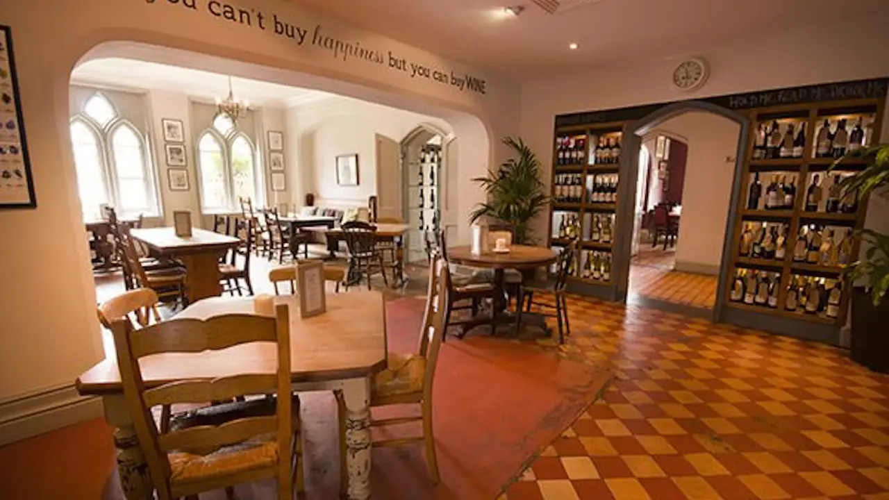 The Retreat Pub & Dining at The Corner House，SomersetTaunton
