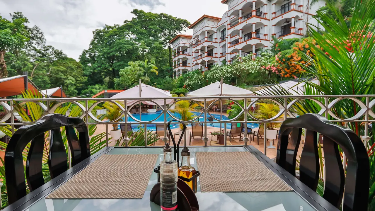 Shana Restaurant, Quepos Puntarenas, Outside US