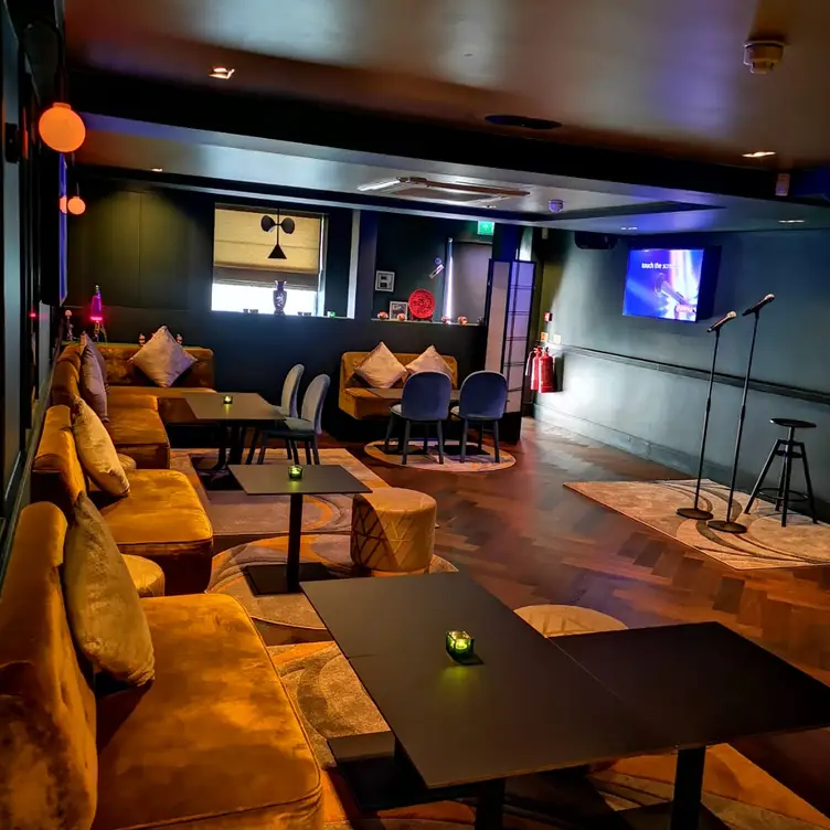 Zheng Chelsea, London, 