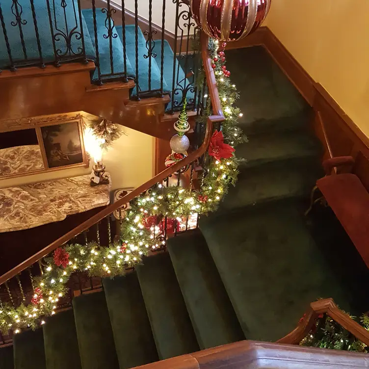 The English Inn, Eaton Rapids, MI