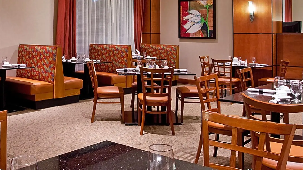 Mastodon Grill - Holiday Inn Purdue, Fort Wayne, IN