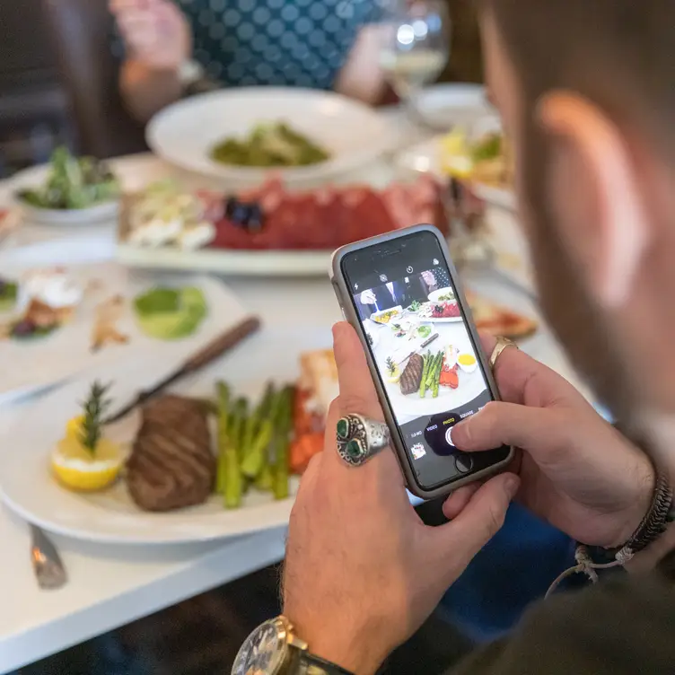 Social Media - Siena Italian Trattoria, Las Vegas, NV